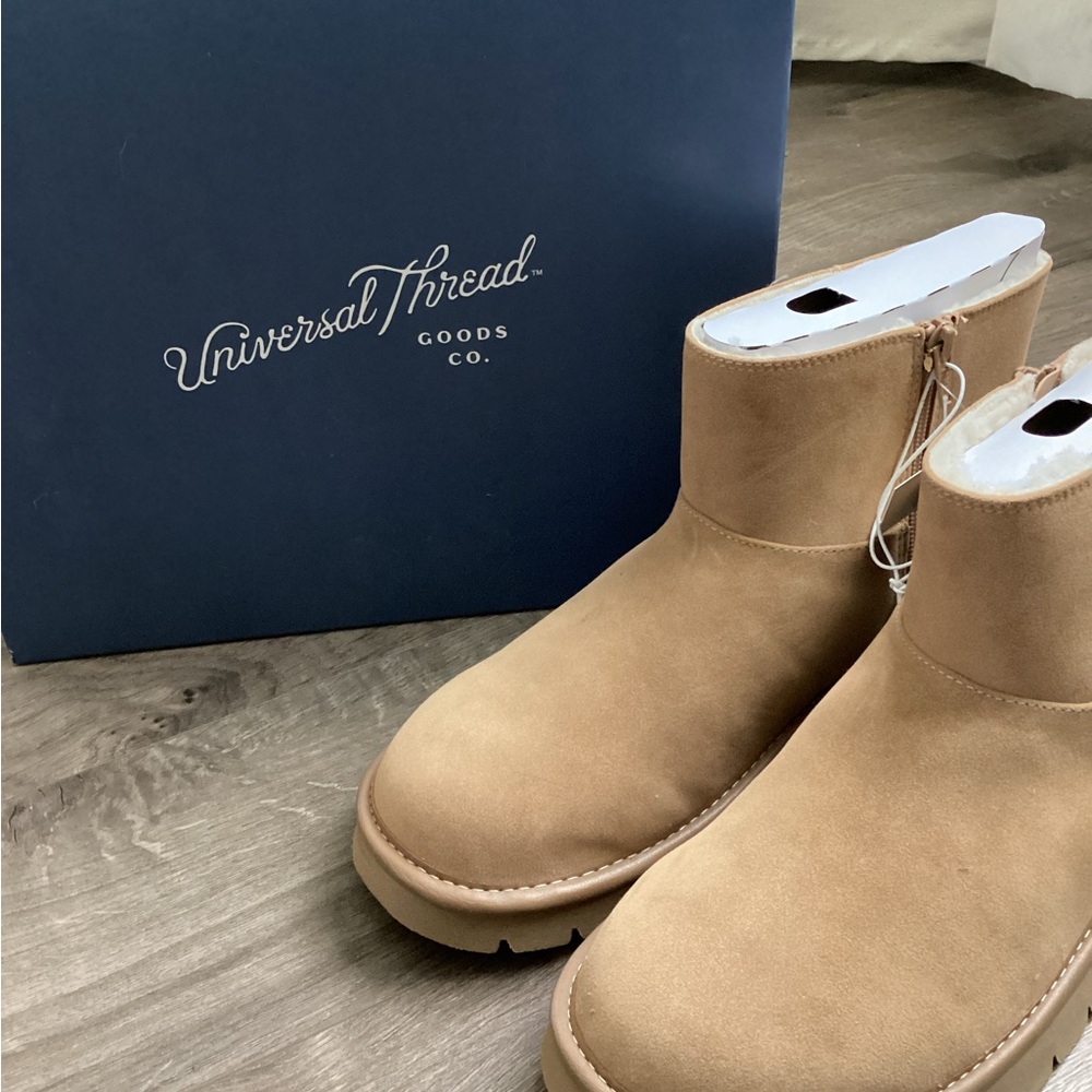 Universal Thread Tan Ankle Boots women’s size 11
